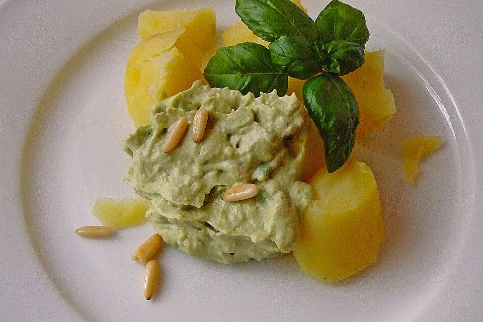 Avocadocreme mit Pellkartoffeln