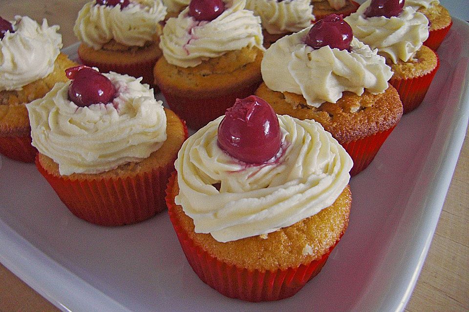 Vanille-Kirsch Cupcakes