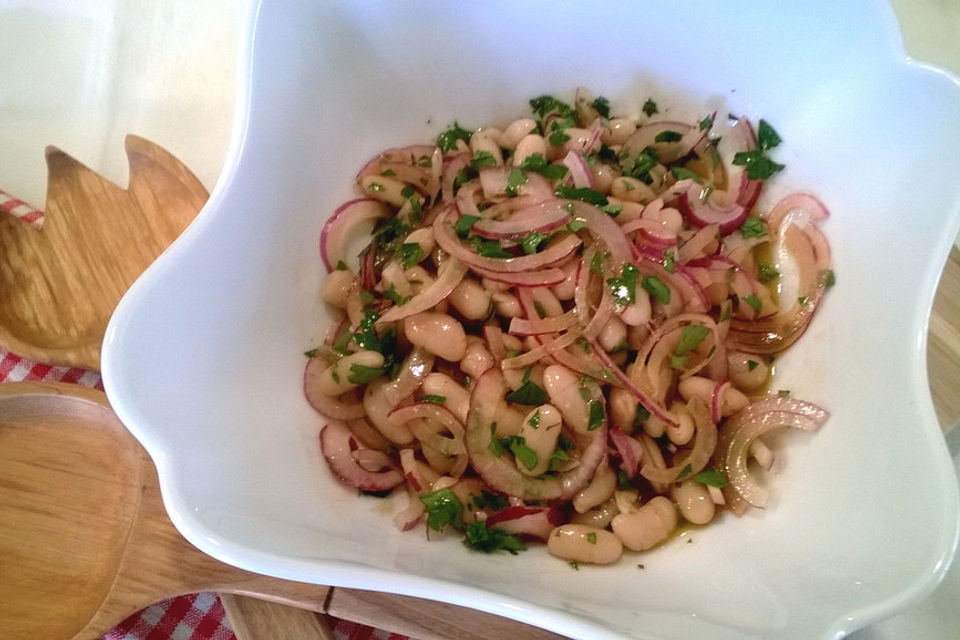 Piyaz; weißer türkischer Bohnensalat