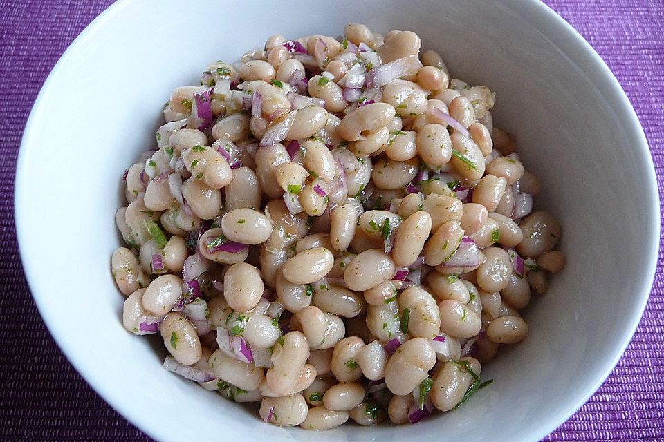 Piyaz; weißer türkischer Bohnensalat