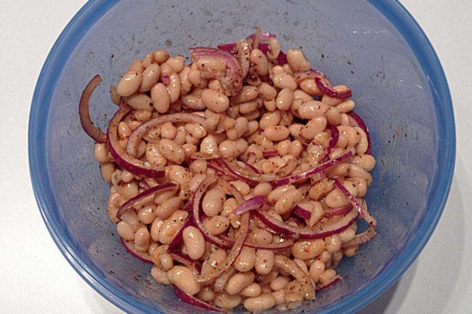 Piyaz; weißer türkischer Bohnensalat