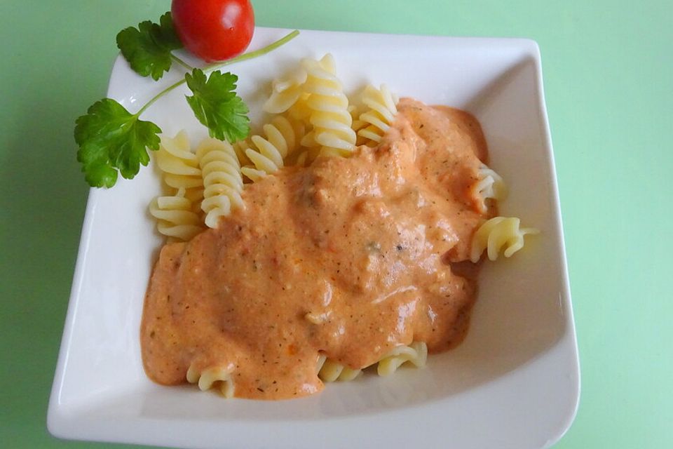 Schnelle Tomaten-Eier Nudelsauce