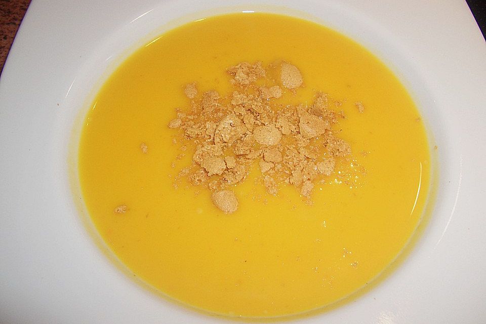 Kürbissuppe mit Amaretti