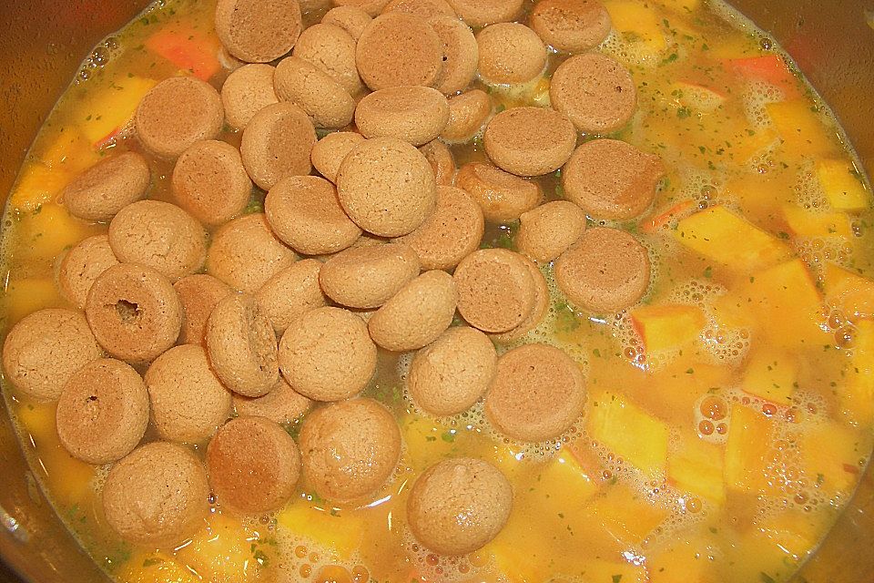 Kürbissuppe mit Amaretti