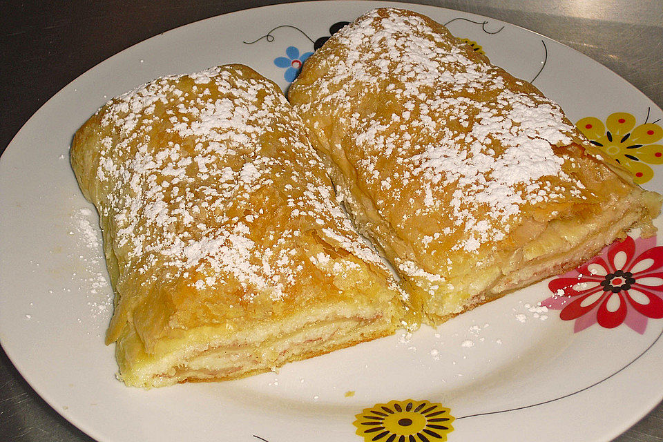 Grießbrei-Blätterteig-Strudel