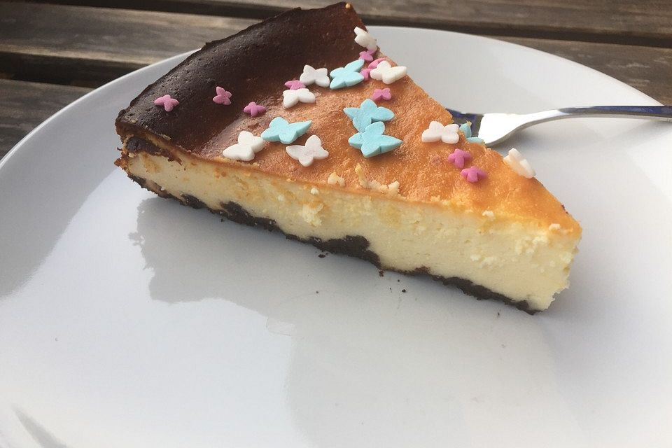 Käsekuchen mit Oreo-Keksboden