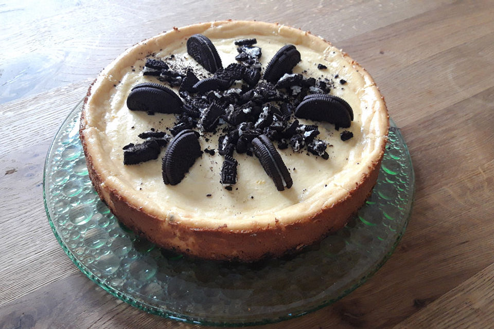 Käsekuchen mit Oreo-Keksboden