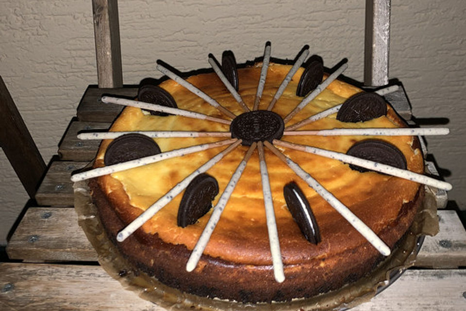 Käsekuchen mit Oreo-Keksboden