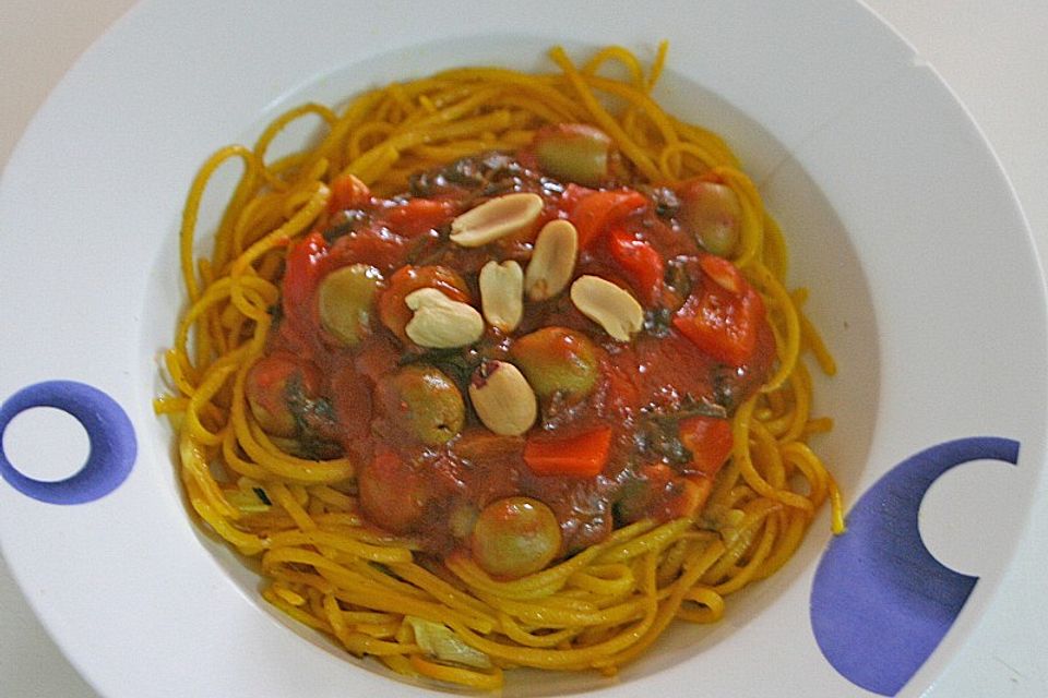 Nuss-Oliven-Bolognese