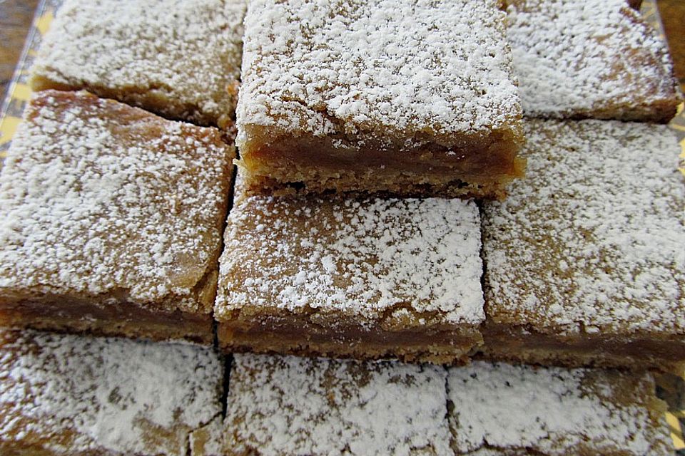 Caramel Banana Blondies