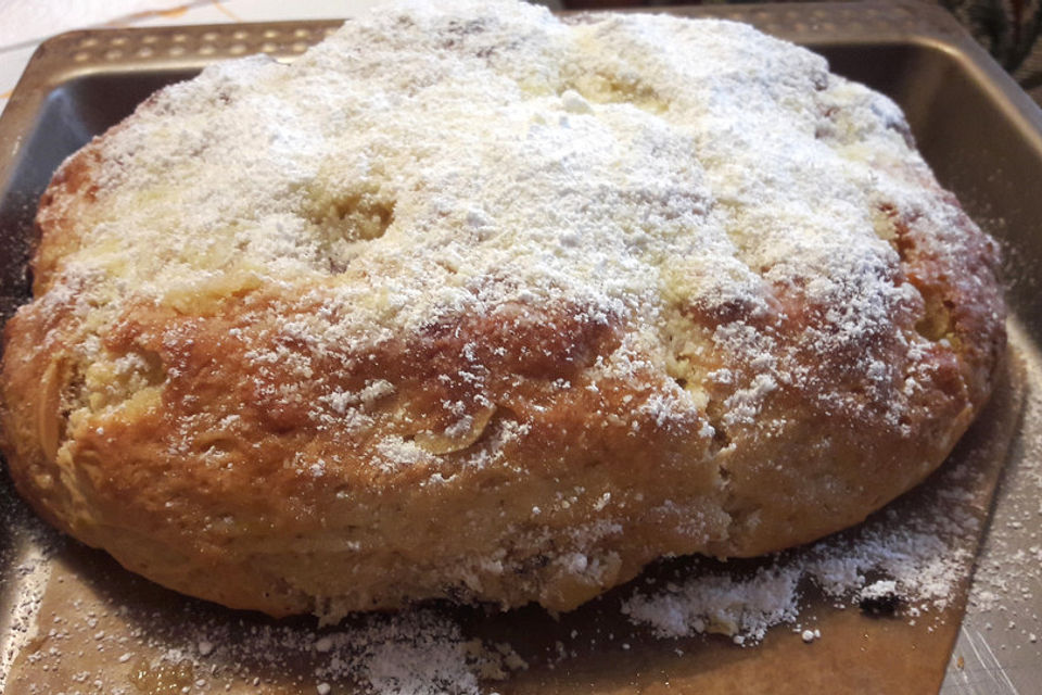 Quarkstollen mit Schokolade