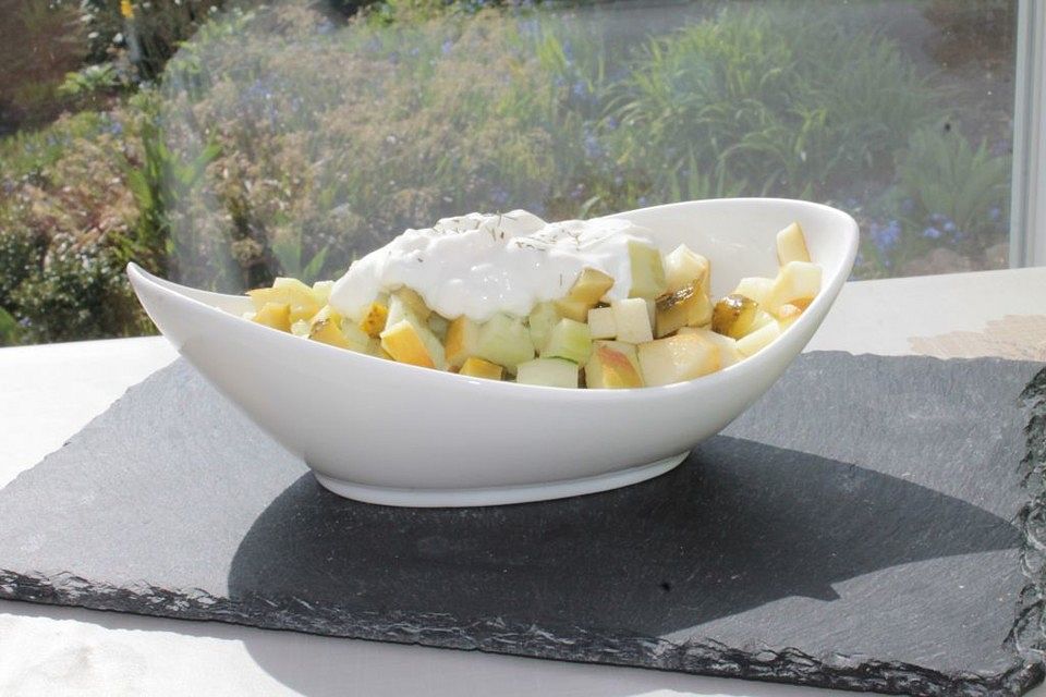 Apfel-Gurken Salat