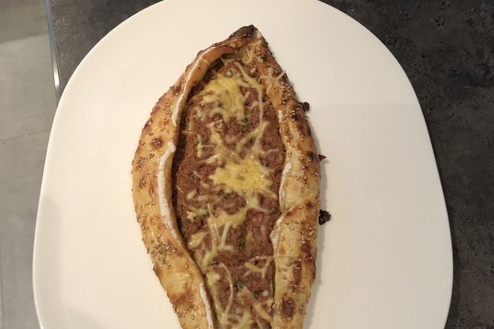 Kiymali Pide