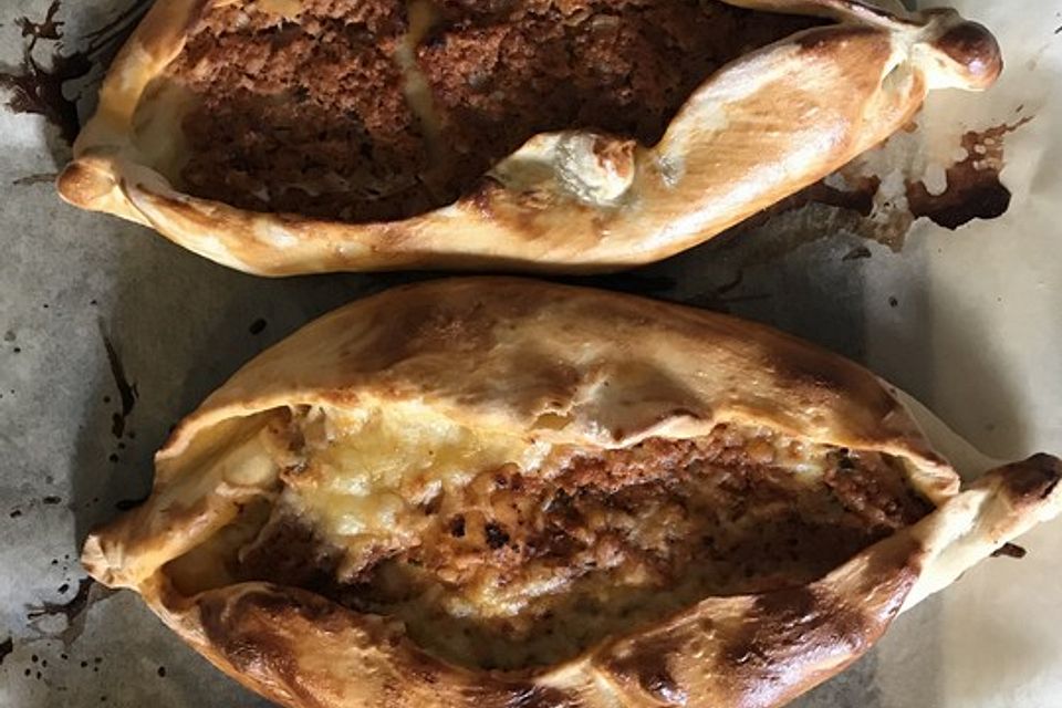 Kiymali Pide