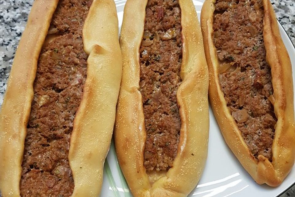 Kiymali Pide