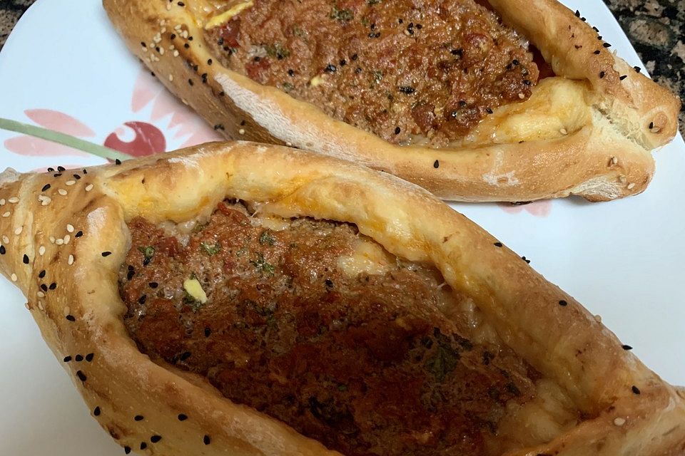 Kiymali Pide