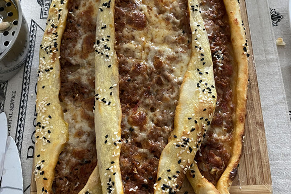 Kiymali Pide