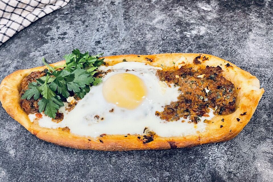 Kiymali Pide