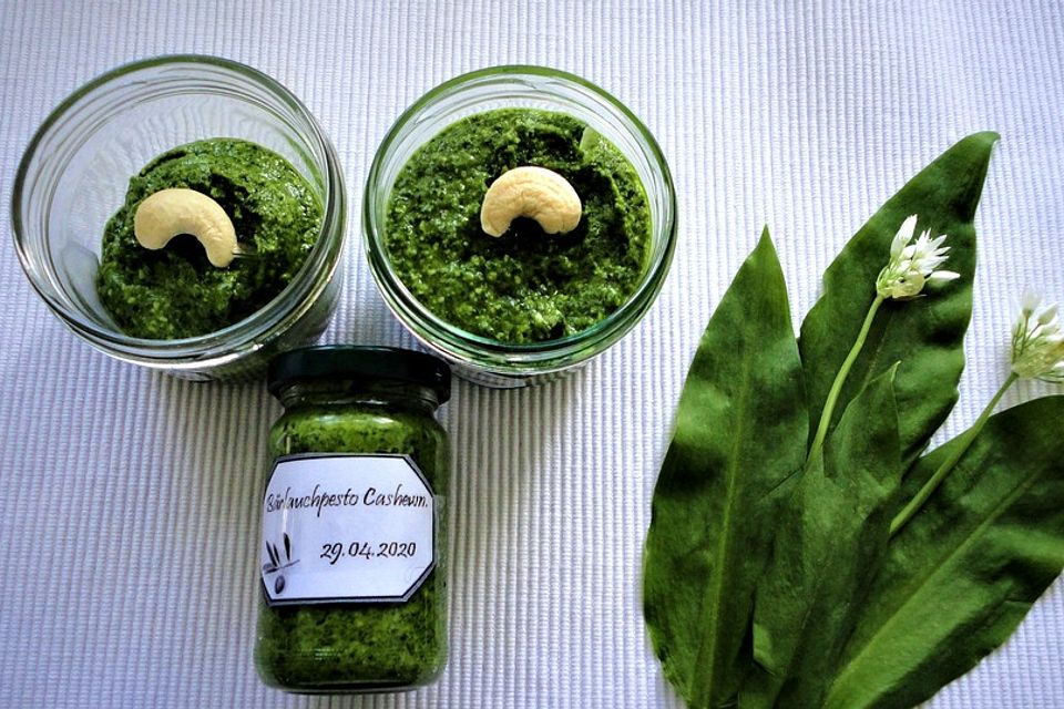 Bärlauchpesto mit Cashewkernen