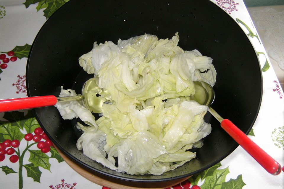 Einfacher süßer Eisbergsalat