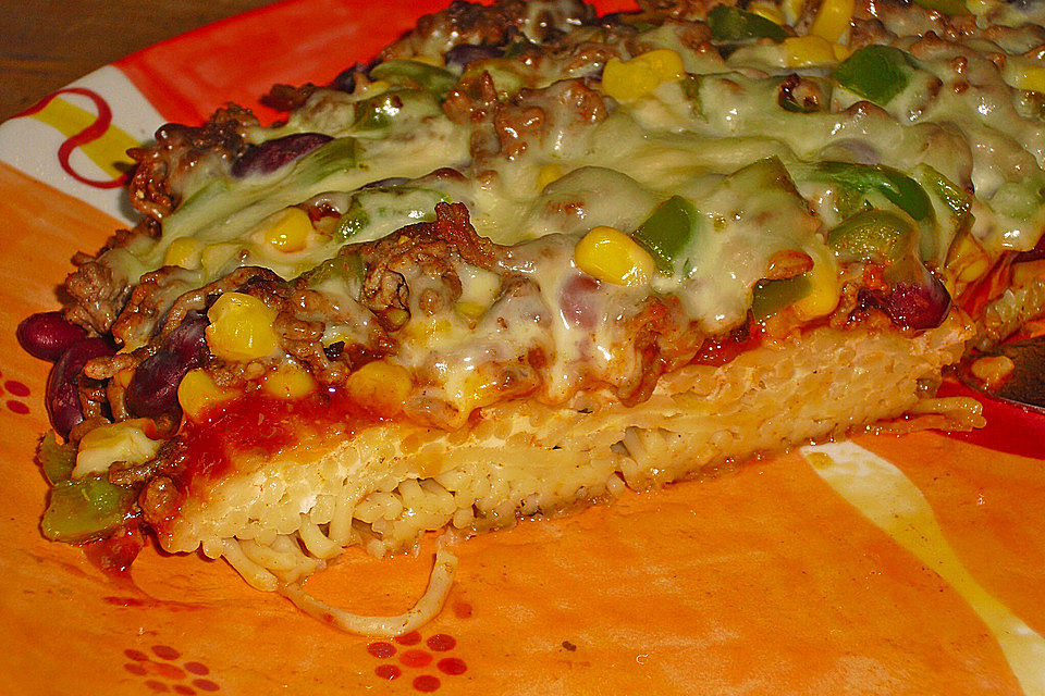 Spaghetti-Barbecue Pizza