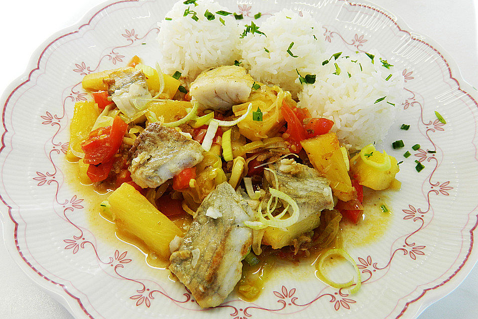 Fisch-Pfanne mit Ananas