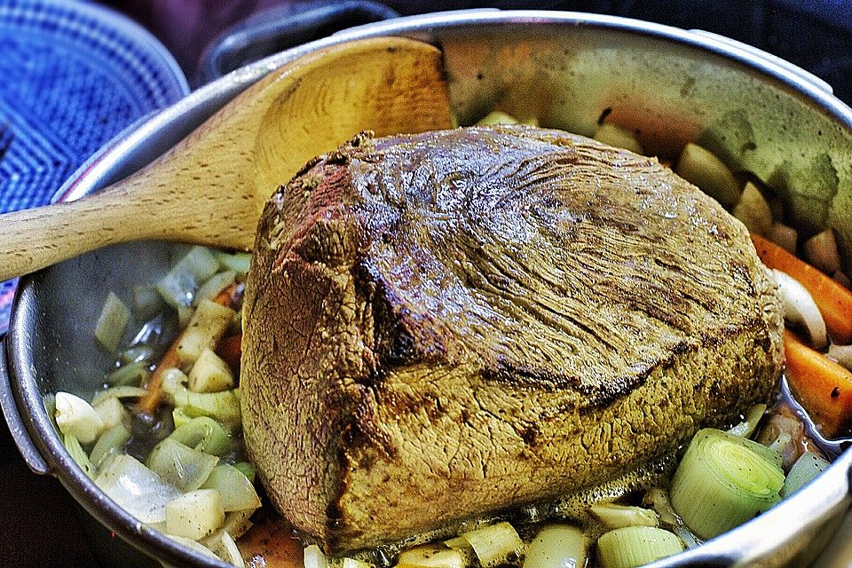 Rinderbraten im Schnellkochtopf  mit  viel Sauce