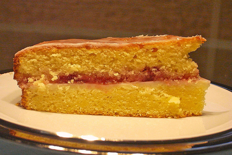 Zitronen-Marmeladen-Puddingkuchen