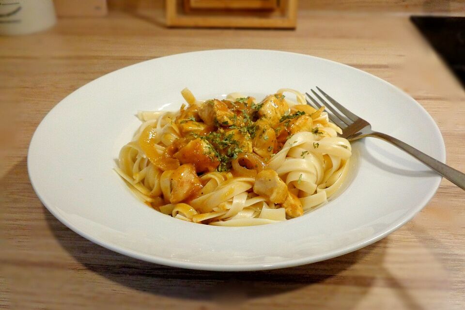 Curry - Hähnchenbrust - Pasta