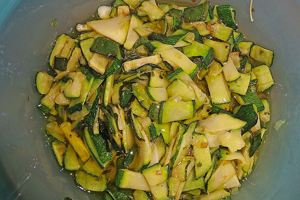 Eingelegte Zucchini