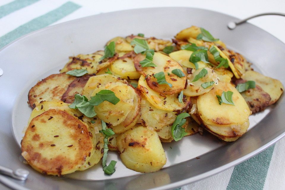 Bratkartoffeln aus rohen Kartoffeln