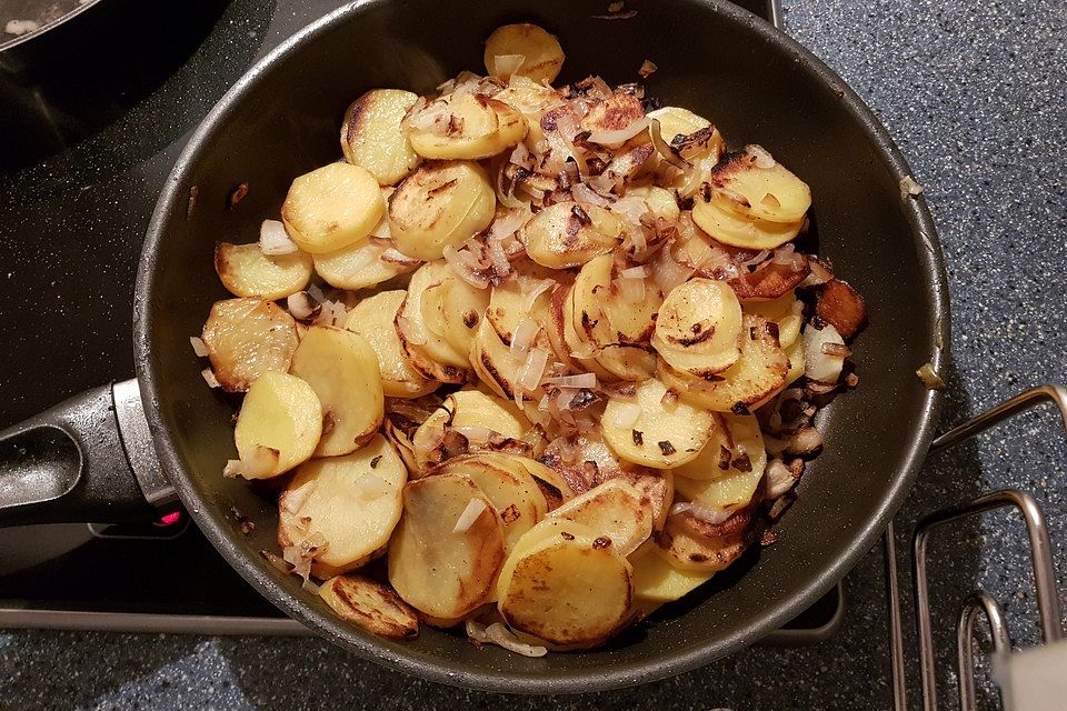 Bratkartoffeln aus rohen Kartoffeln