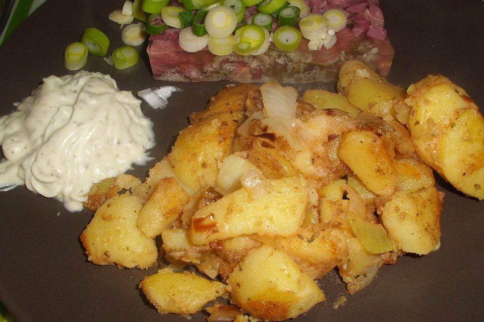 Bratkartoffeln aus rohen Kartoffeln