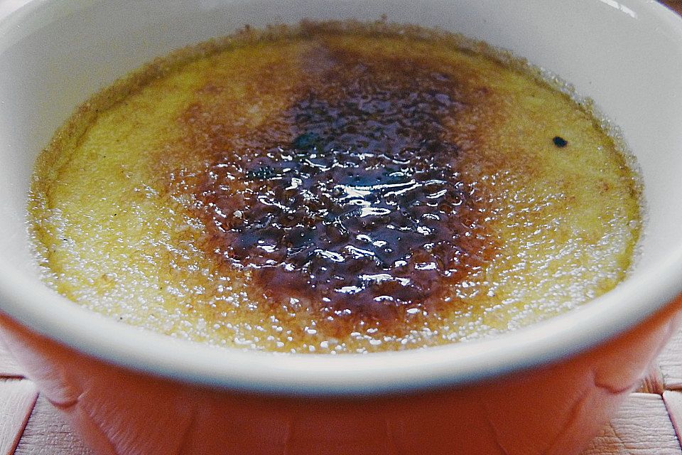 Crème brûlée mit Rhabarber