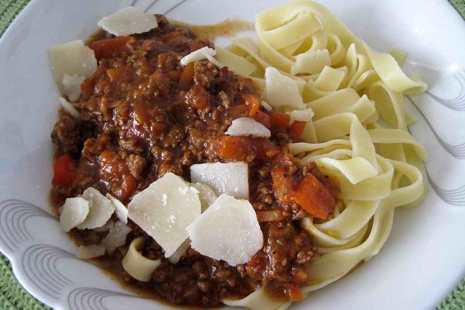 Pasta mit sämiger Hackfleischsauce