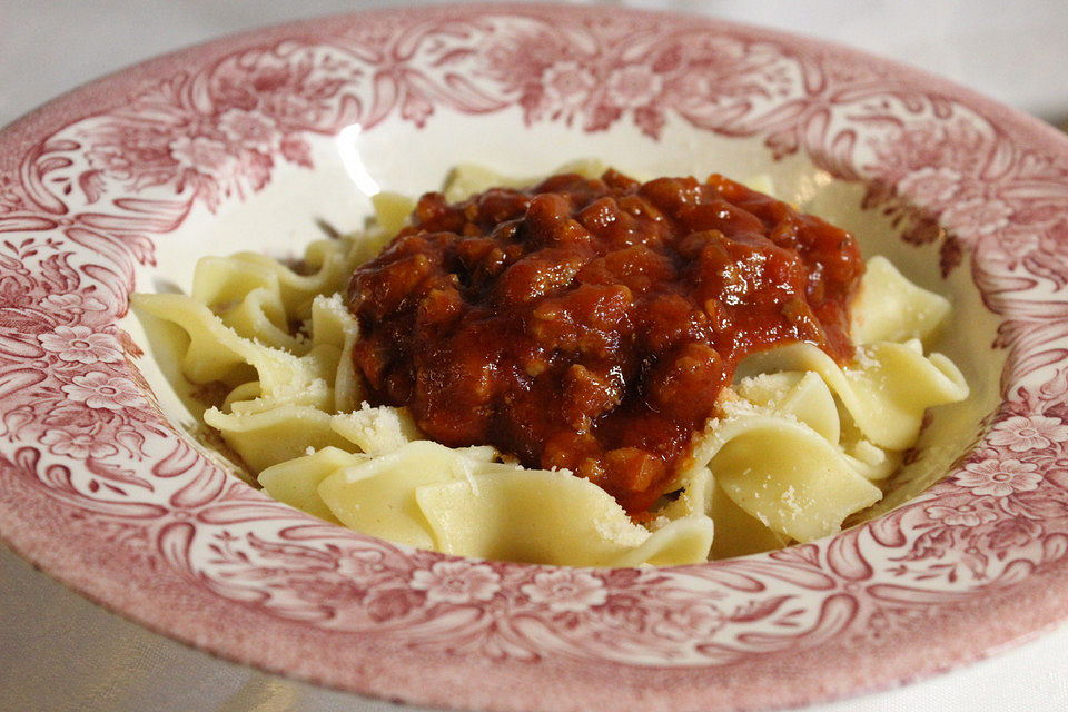 Pasta mit sämiger Hackfleischsauce