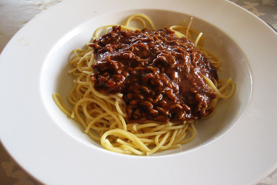 Pasta mit sämiger Hackfleischsauce