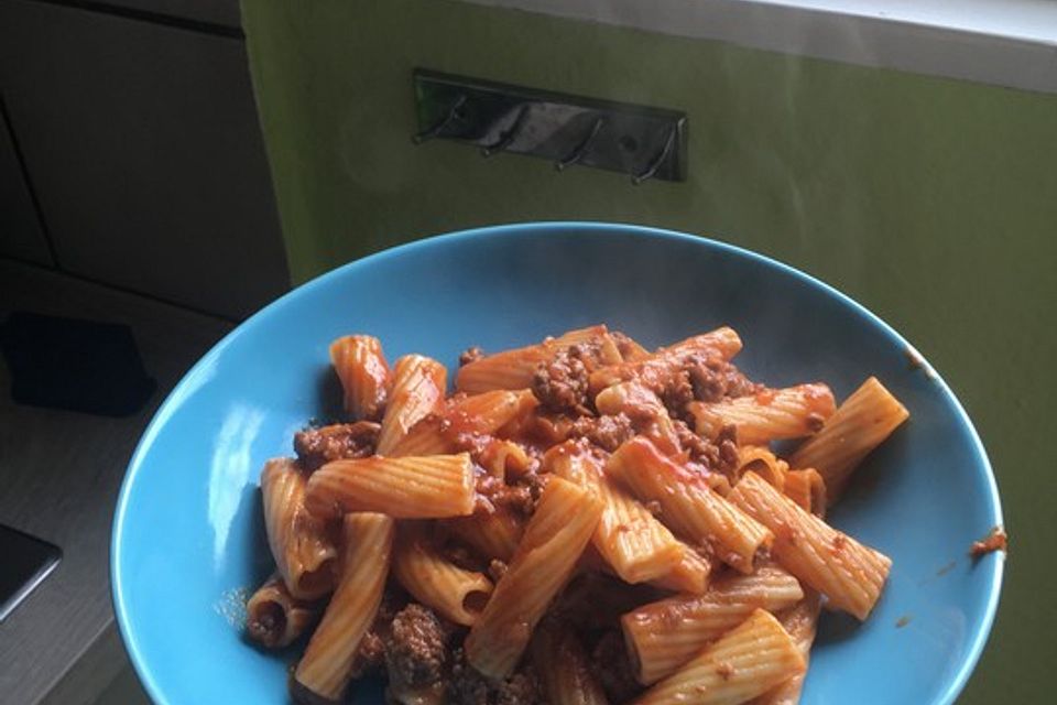 Pasta mit sämiger Hackfleischsauce