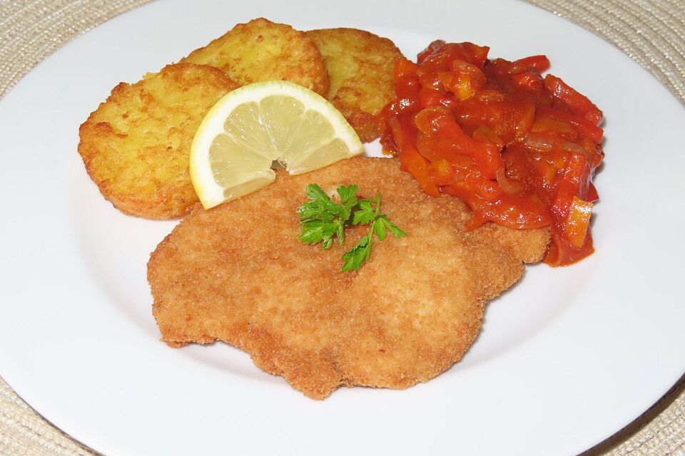 Schnitzel mit scharfer Paprikasoße