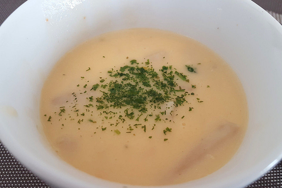 Schwarzwurzelsuppe nach Uromas Art