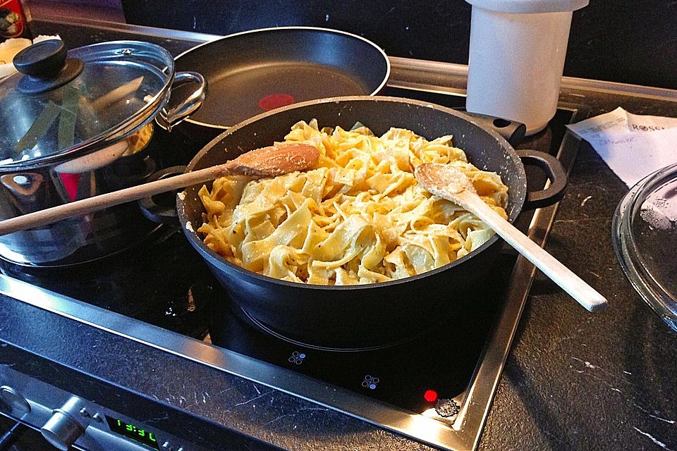 Capellini in Trüffel-Sahnesauce