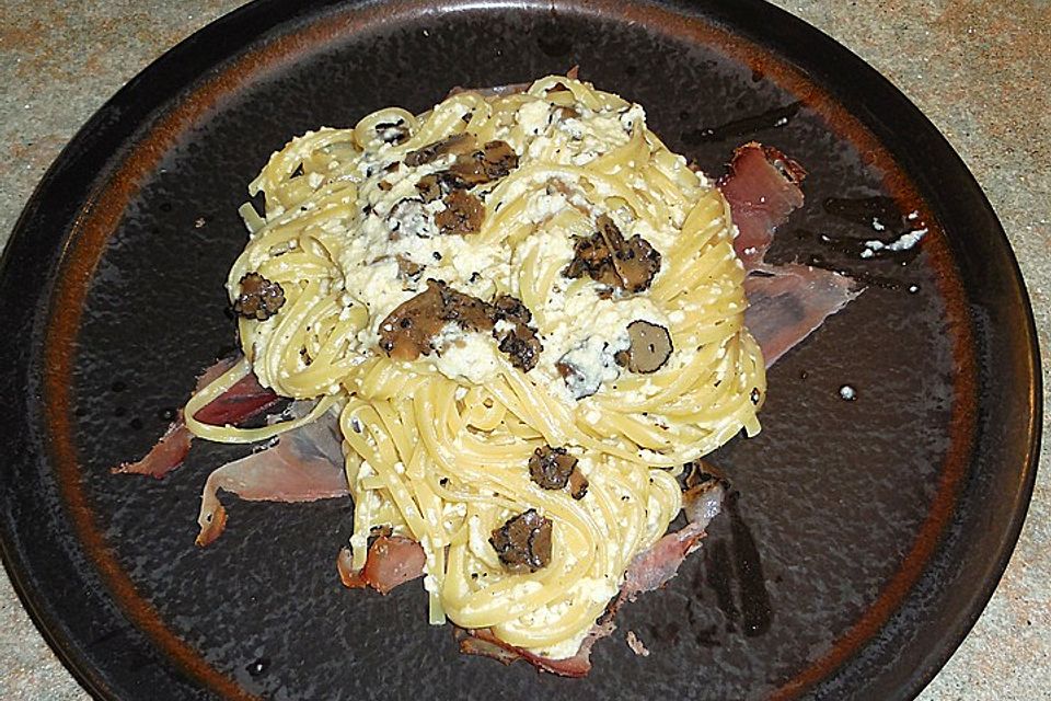 Capellini in Trüffel-Sahnesauce