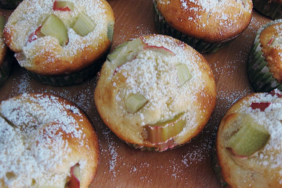 Rhabarbermuffins mit Marzipan