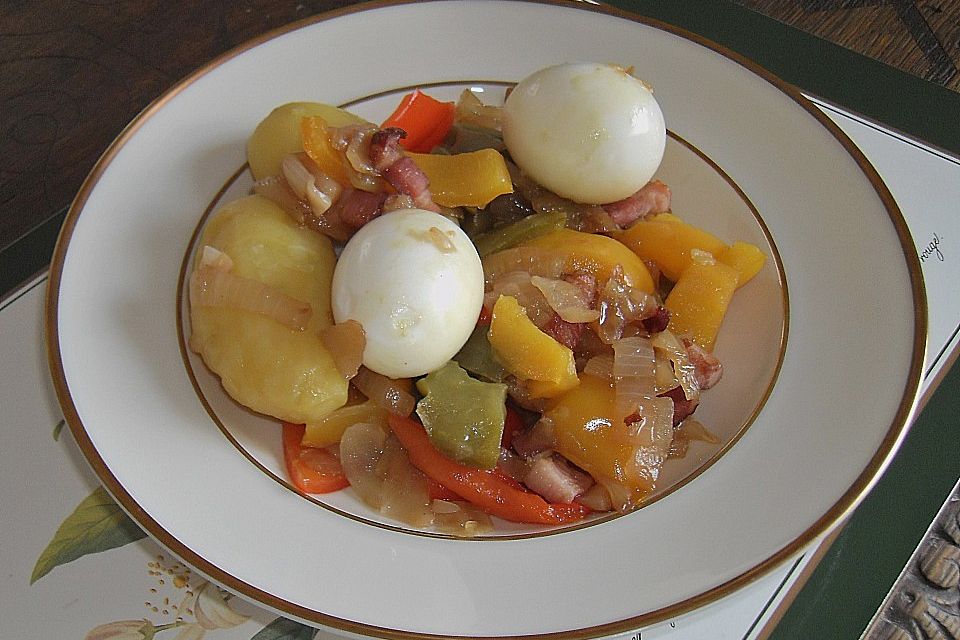 Warmer Paprika-Zwiebel-Salat