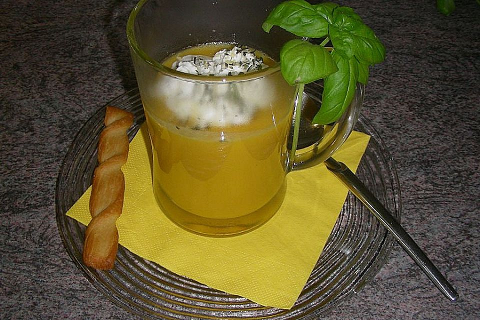 Kürbiscremesuppe mit steirischem Kürbiskernöl