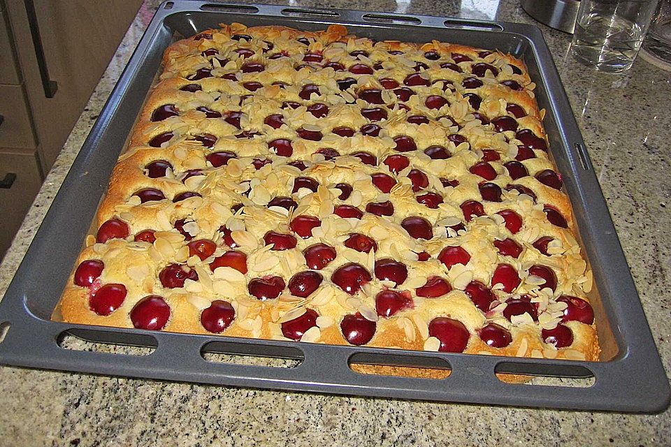 Kirsch-Blechkuchen