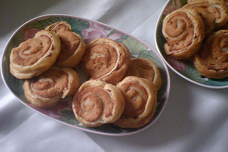 Blätterteig-Frischkäse-Schnecken