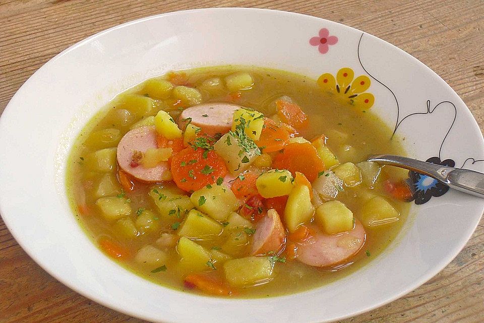 Kartoffelsuppe mit Knacker