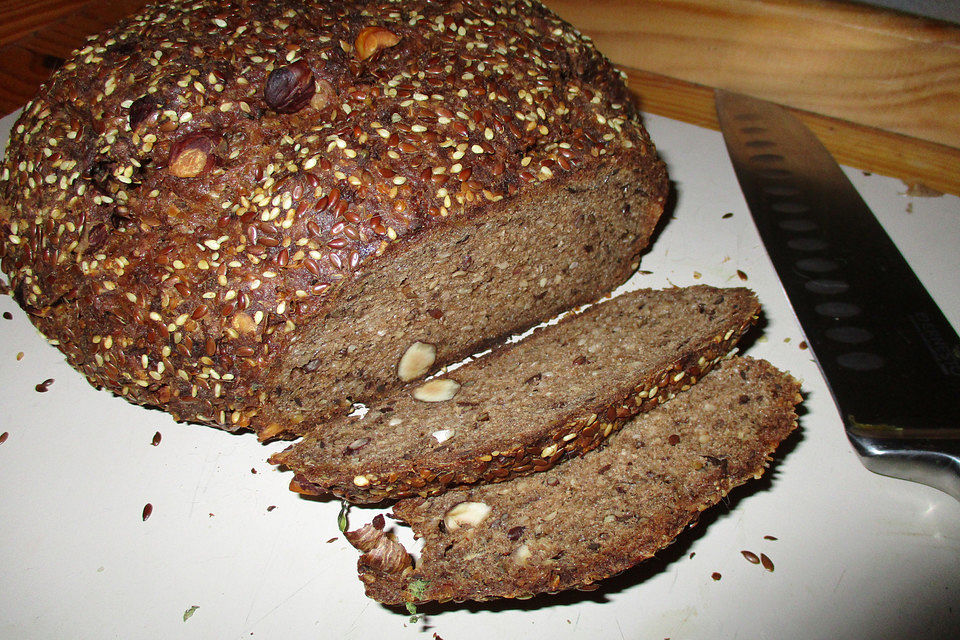 Eiweißbrot mit  Sämereien