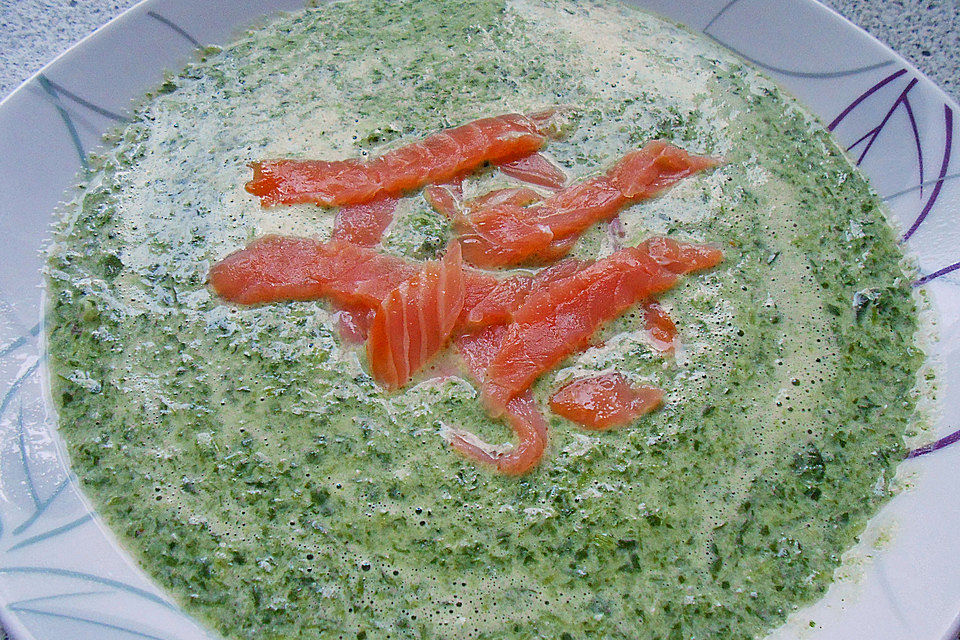 Spinatsuppe mit Lachs